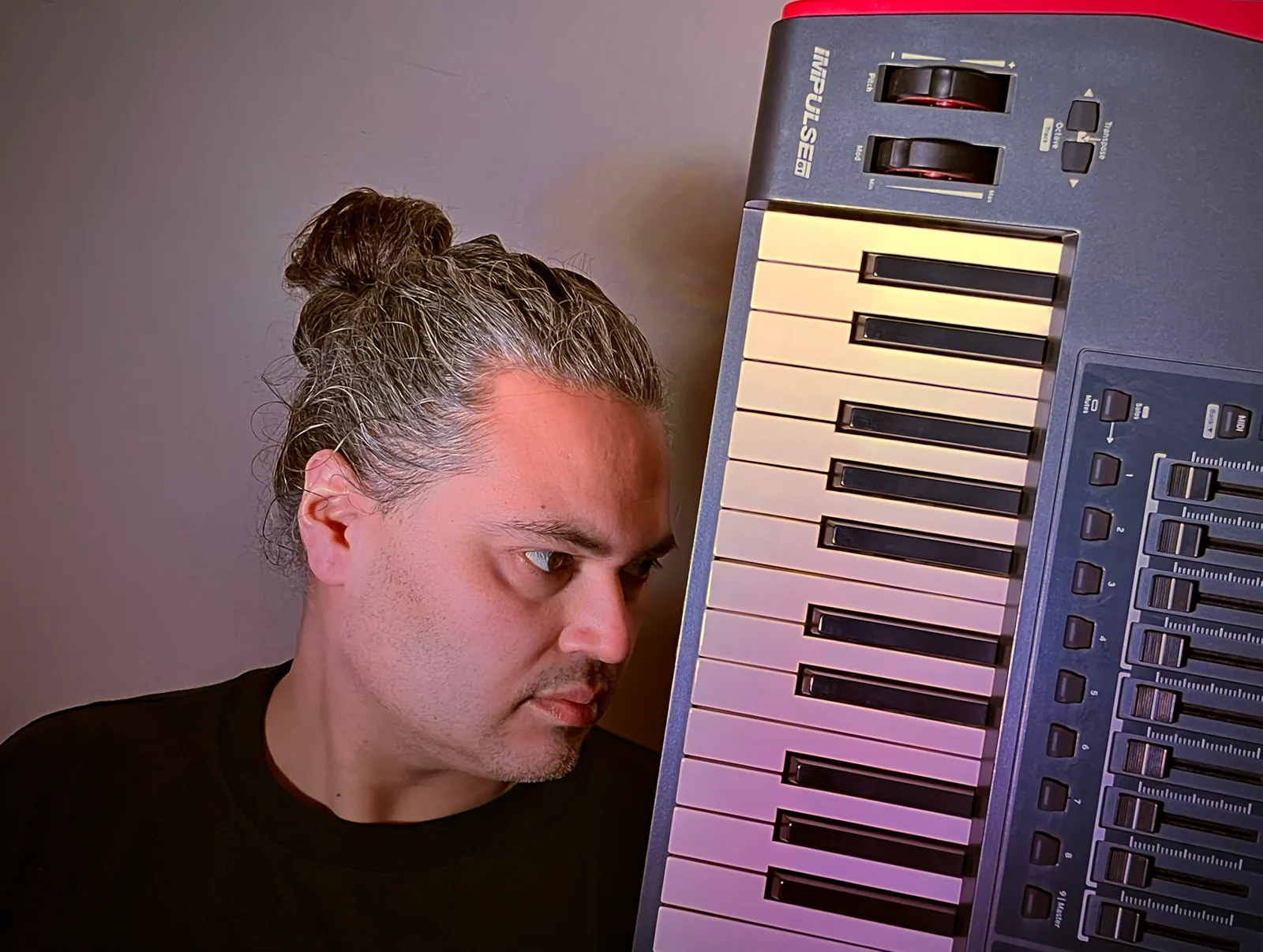 Claudio Devia - Retrato artístico